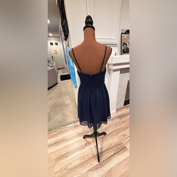 Lovely Windsor formal dress in size 7– worn only once! - Picture 6 of 11